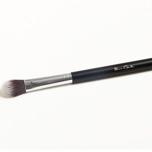 5/$20 BEAU GÂCHIS Illuminator Brush